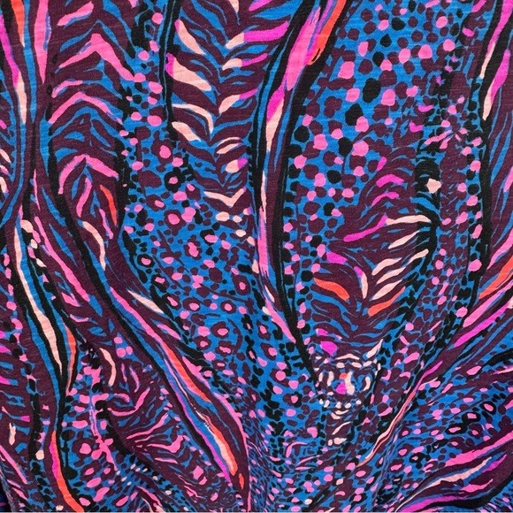 Lilly Pulitzer Etta V-Neck Blue Flare Always Pawsitive Top Size Medium - Picture 4 of 6